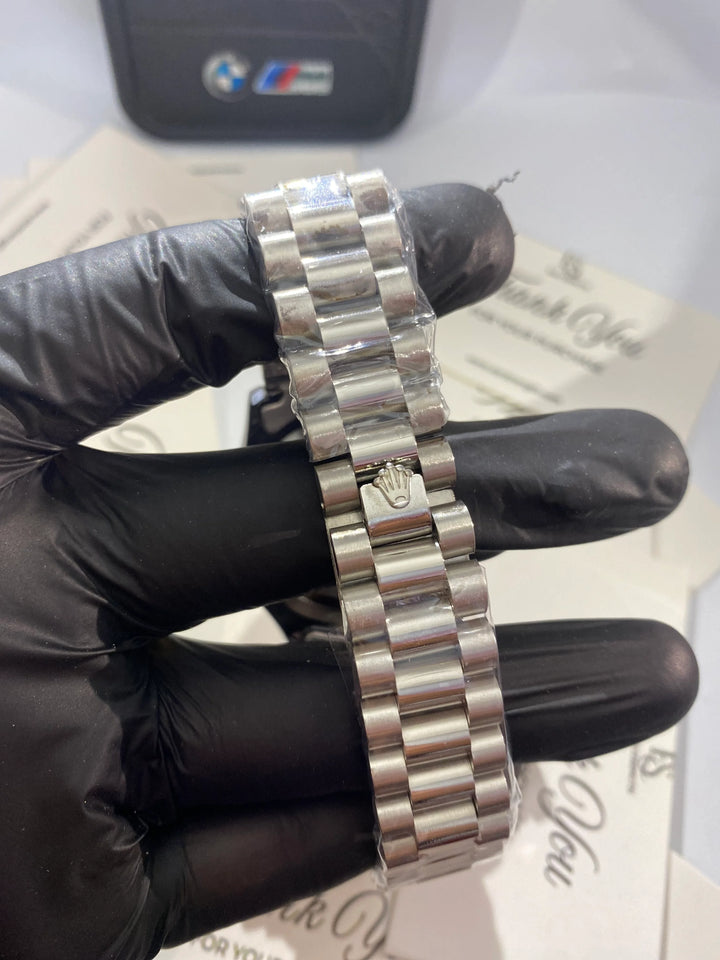 Rolex Oyster Perpetual Datejust – White Dial with Silver Diamond - EarStrength