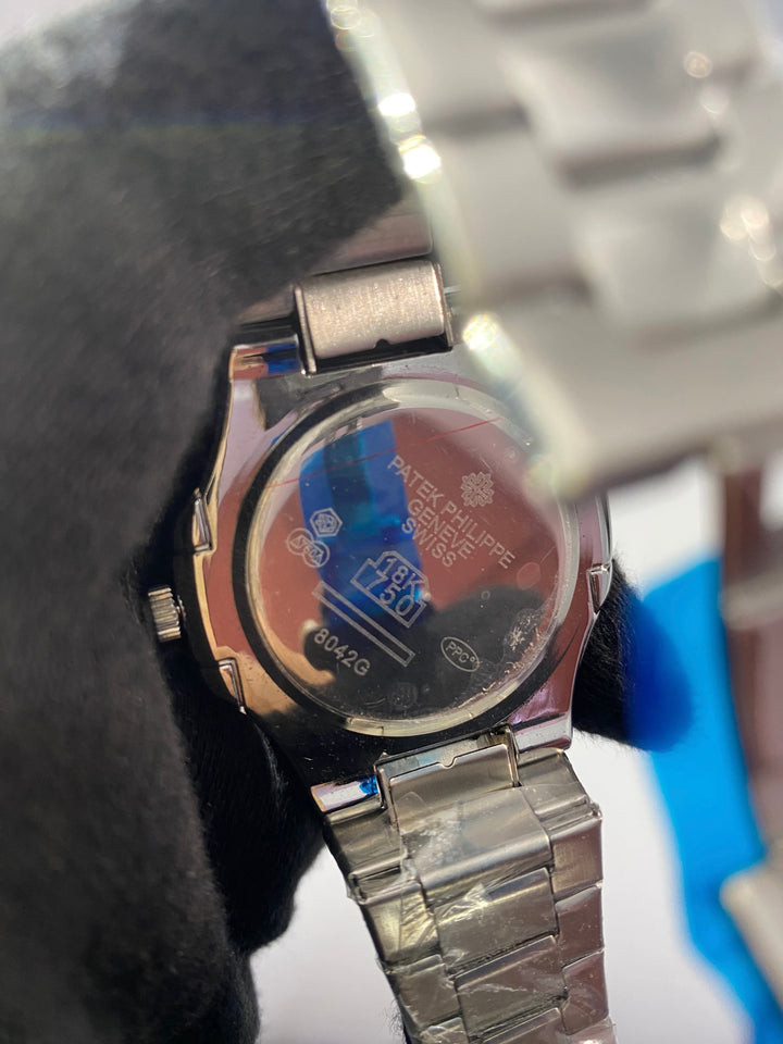 Patek Philippe Nautilus – Sunburst Blue Dial with Black-Gradient Rim, White Gold - EarStrength